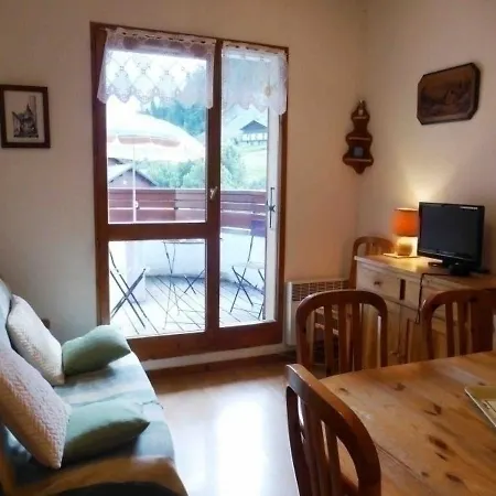 T2 4 Pers, Centre-village, Proche Pistes Et Commerces, Balcon Sud, Piscine L'été - Fr-1-342-145 *