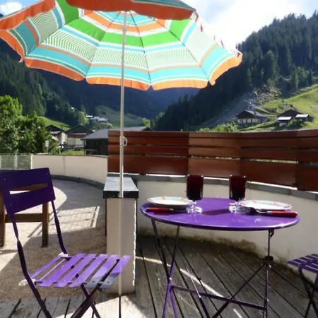 T2 4 Pers, Centre-village, Proche Pistes Et Commerces, Balcon Sud, Piscine L'ete - Fr-1-342-145