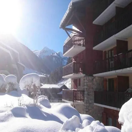 T2 4 Pers, Centre-village, Proche Pistes Et Commerces, Balcon Sud, Piscine L'été - Fr-1-342-145